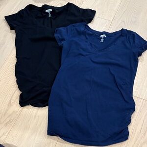 Old Navy Women's Maternity Black and Navy Short Sleeve Tees